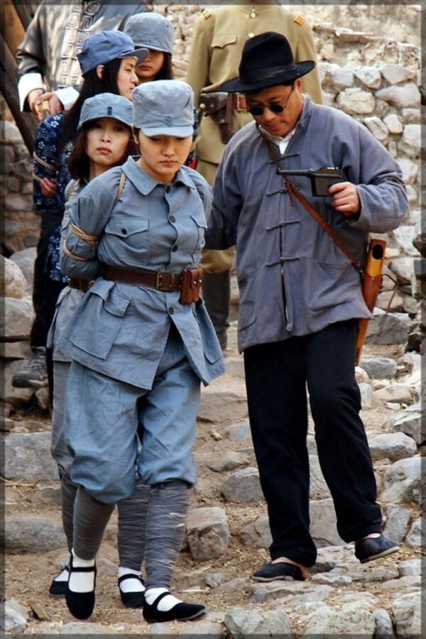Captured Chinese female soldiers 5 of 32 pics