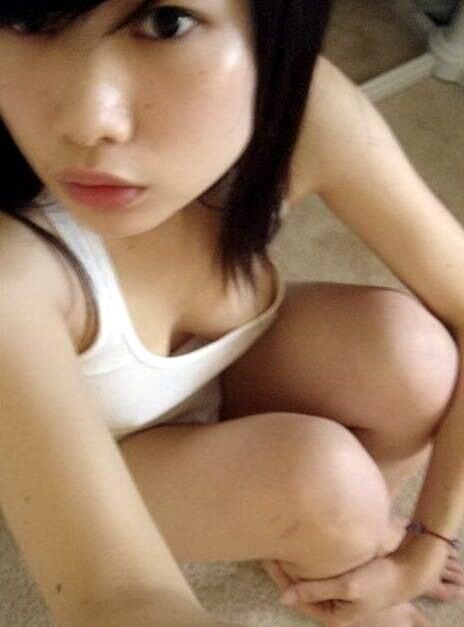 Chinese - Unknown young girl 9 of 13 pics