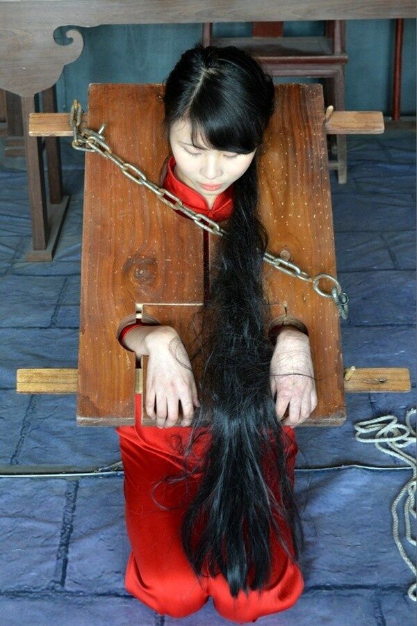 Chinese cangue (yoke) punishment 6 of 24 pics