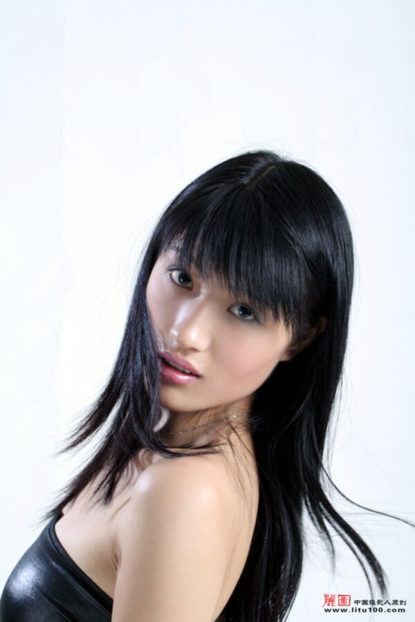 Chinese Beauties - Mei Ting Shi N - Black Leather 10 of 35 pics