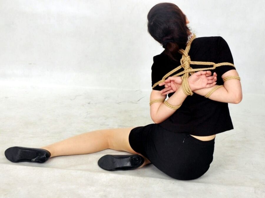 Chinese secretaries tightly tied up (Chinese bondage) 18 of 144 pics