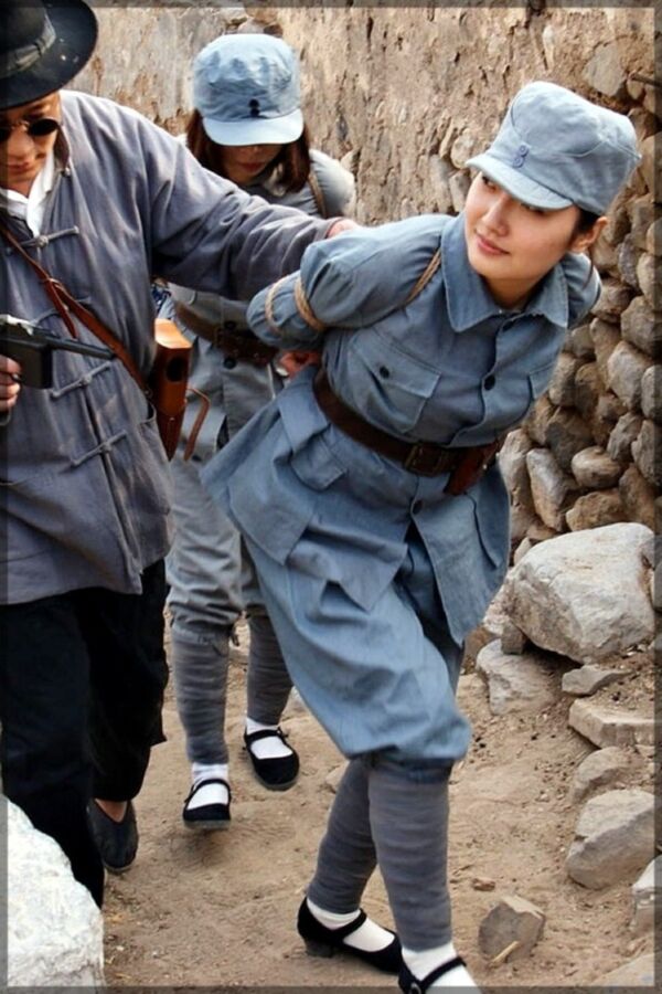 Captured Chinese female soldiers 7 of 32 pics