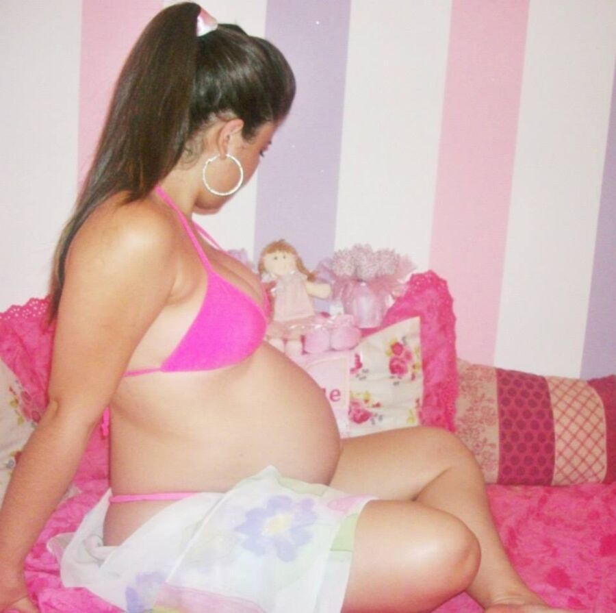 Sexy Pregnancy (feat. Letícia) 1 of 24 pics
