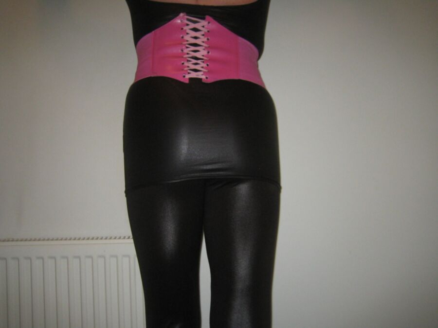 Free porn pics of my shiny sissy ass in spandex leggings 5 of 17 pics
